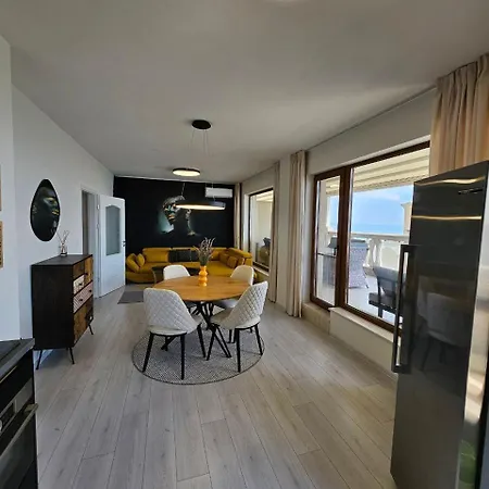 La Mer, Fortuna Apartment